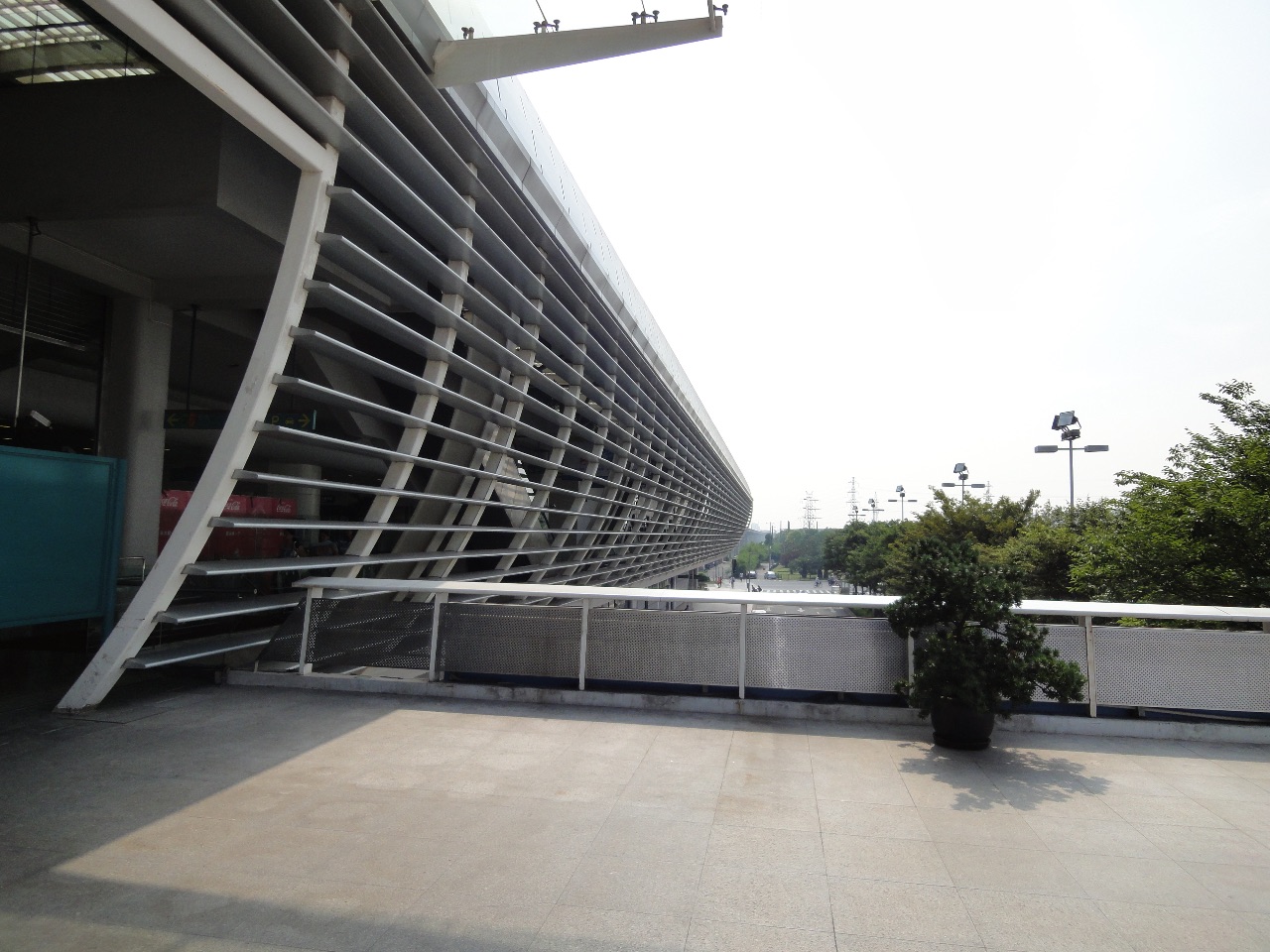 磁悬浮龙阳路站 Maglev Train Longyang Road Station, China - Polarsteps